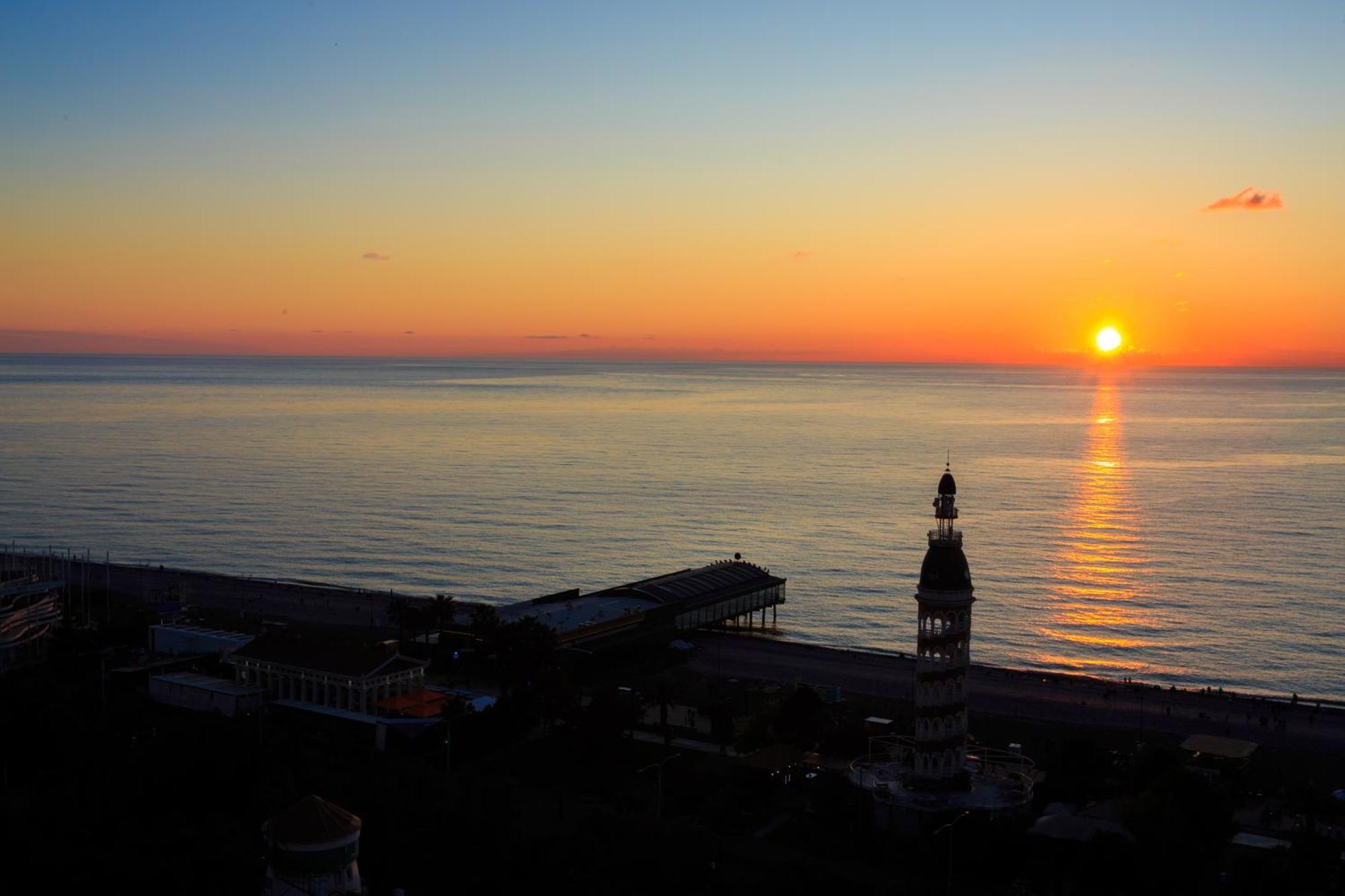Best Location Apartments In Batumi Exterior photo